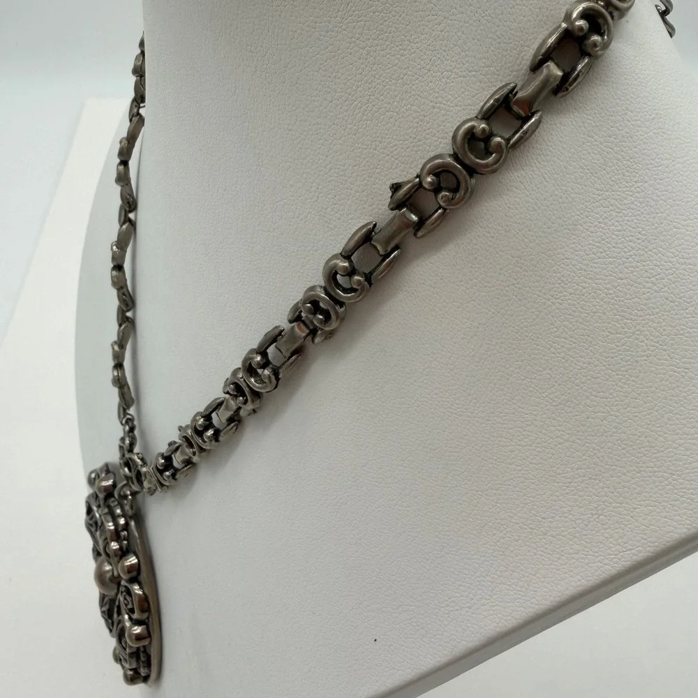 Vintage Silver Tone Ornate Medallion Pendant Necklace Gothic Filigree Chain